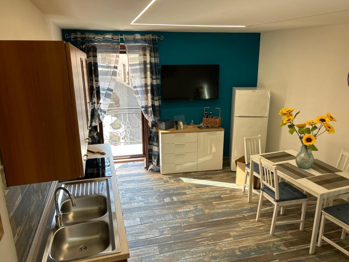 Castel Di Sangro Suite Apartment Holiday home Castel Di Sangro